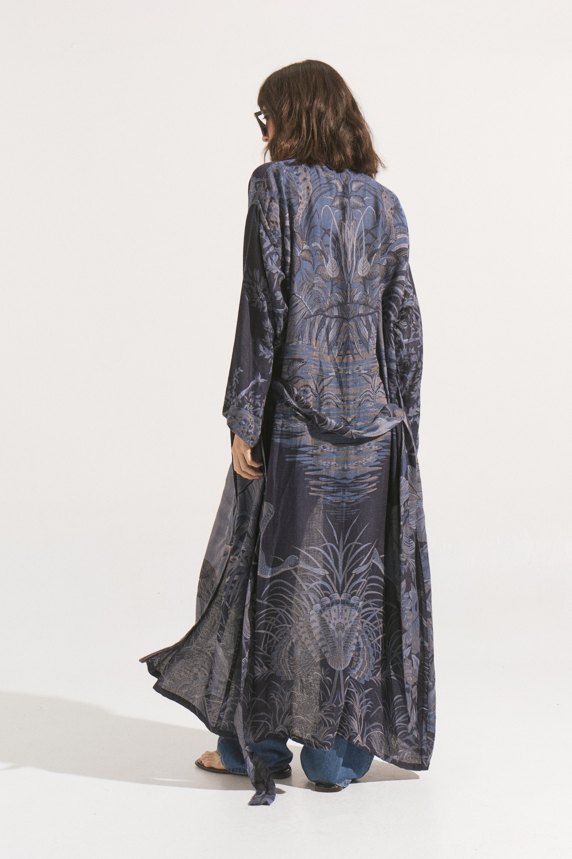 Kimono Largo Midnight Garden – Cashmere & Seda Estampado