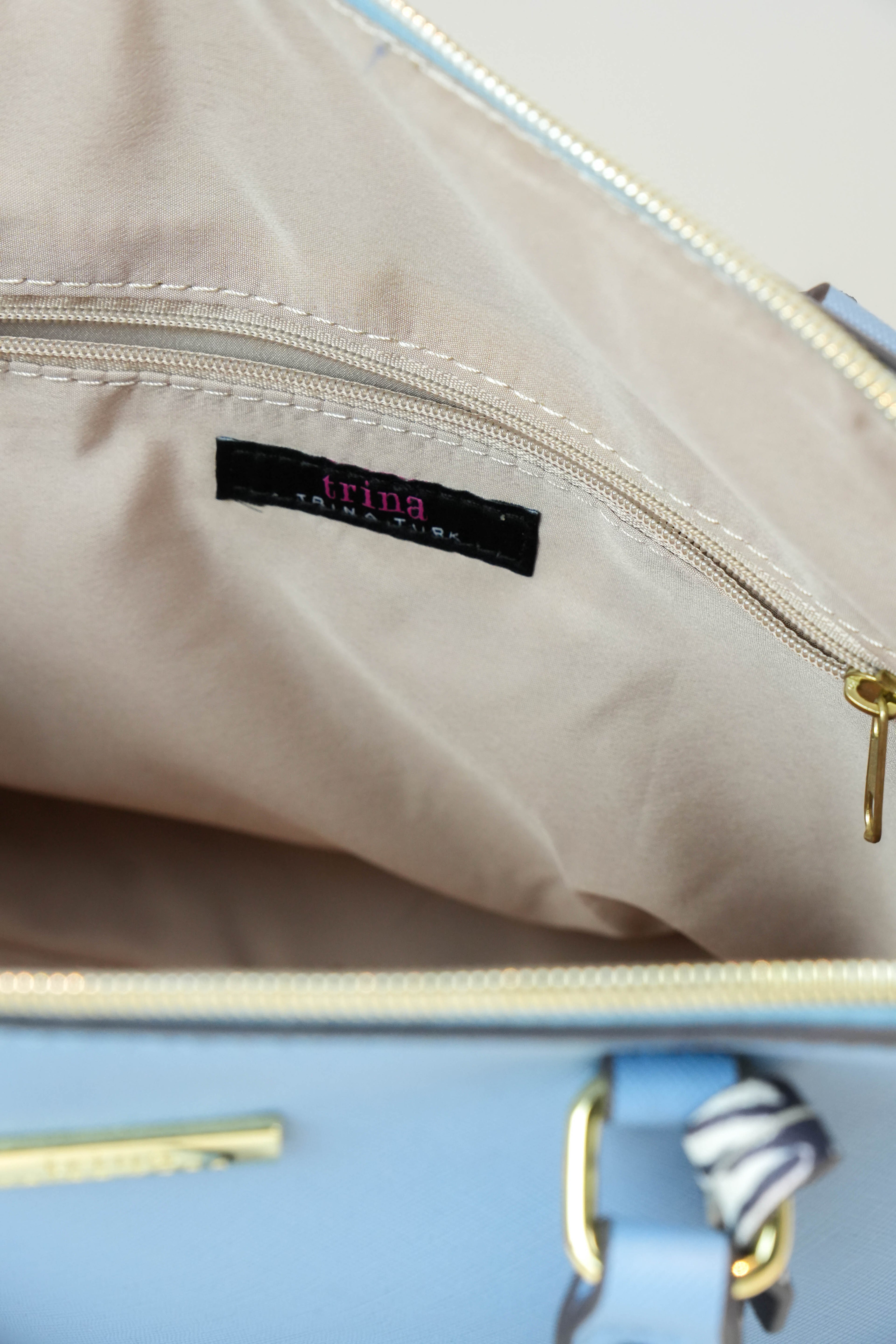 Satchel Trina Dome – Cuero Celeste