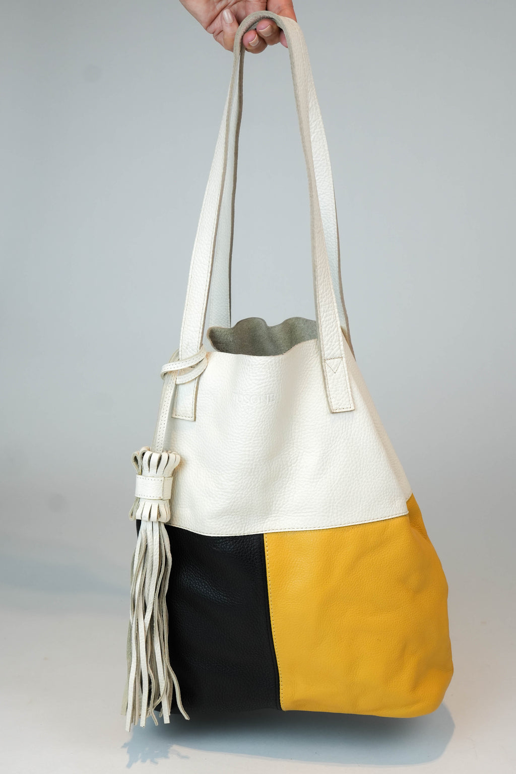 Tote Mishka Bucket Colorblock – Crema/Mostaza/Negro
